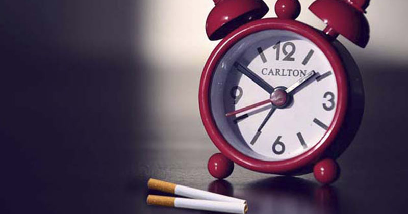 ¿Cuánto tiempo pasas entre que te levantas y consumes tu primer cigarro?
