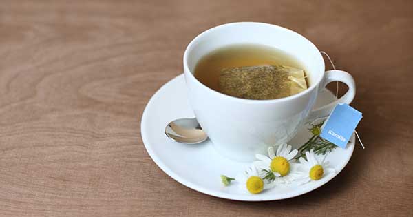 Beneficios del té de manzanilla con anís, bebida que te puede