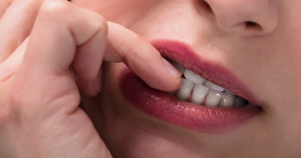 hábitos que dañan los dientes
